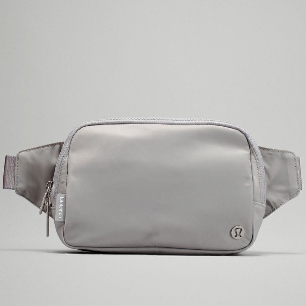 NWT Lululemon Everywhere Belt Bag Silver Drop LARGE